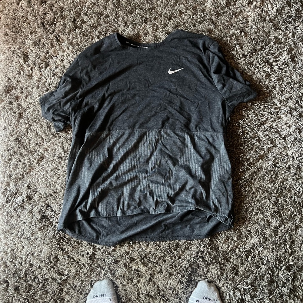 XL men’s Nike dri fit never warn
